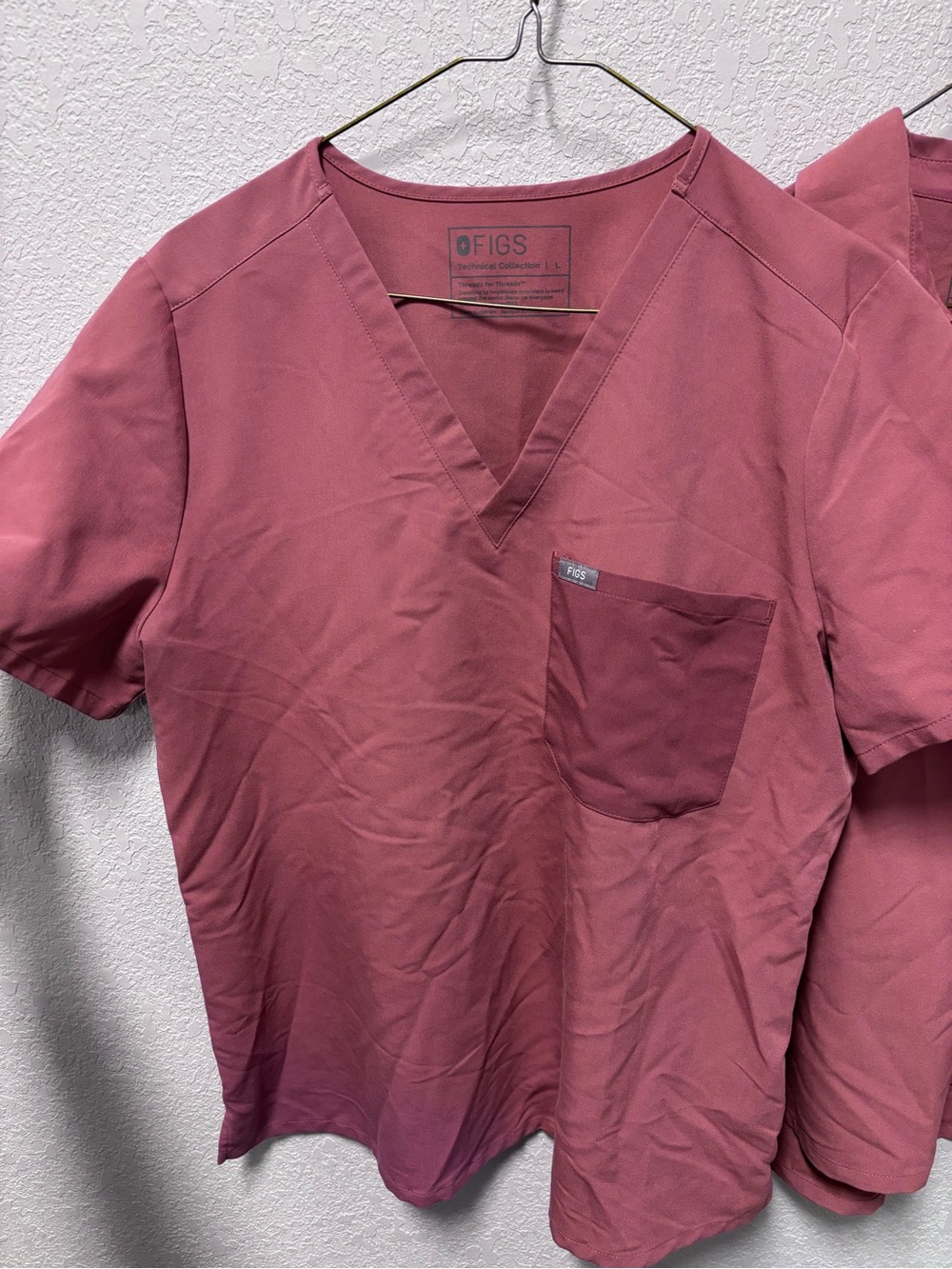 Figs Women's V-Neck Scrub Top in Dusty Rose